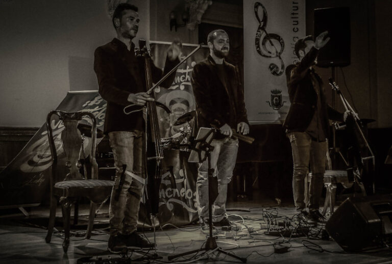 MANCHELOS - "Ilus Tres"