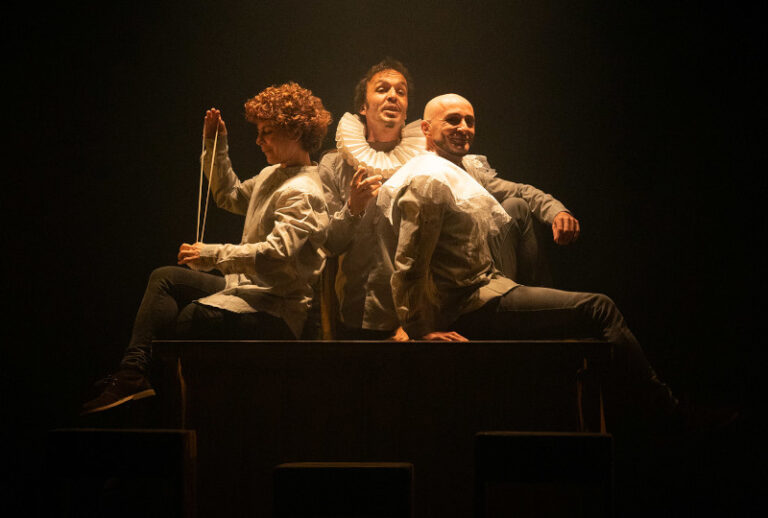 LA ESCALERA DE TIJERA - El BusClown